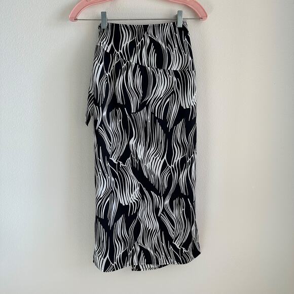 Black white abstract wavy print wrap tie midi skirt XS - Picture 4 of 5